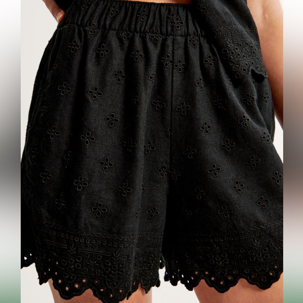Abercrombie & fitch linen eyelet pull-on shorts size large NWT